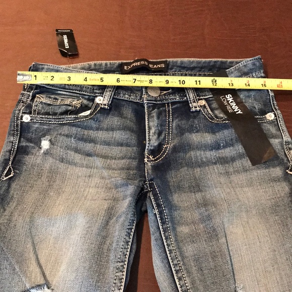 🎁EXPRESS Distressed Jeans - Picture 7 of 13